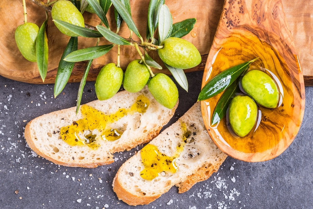 Olive,Oil,And,Fresh,Branch,With,Olives,,Bread,With,Oil.testing