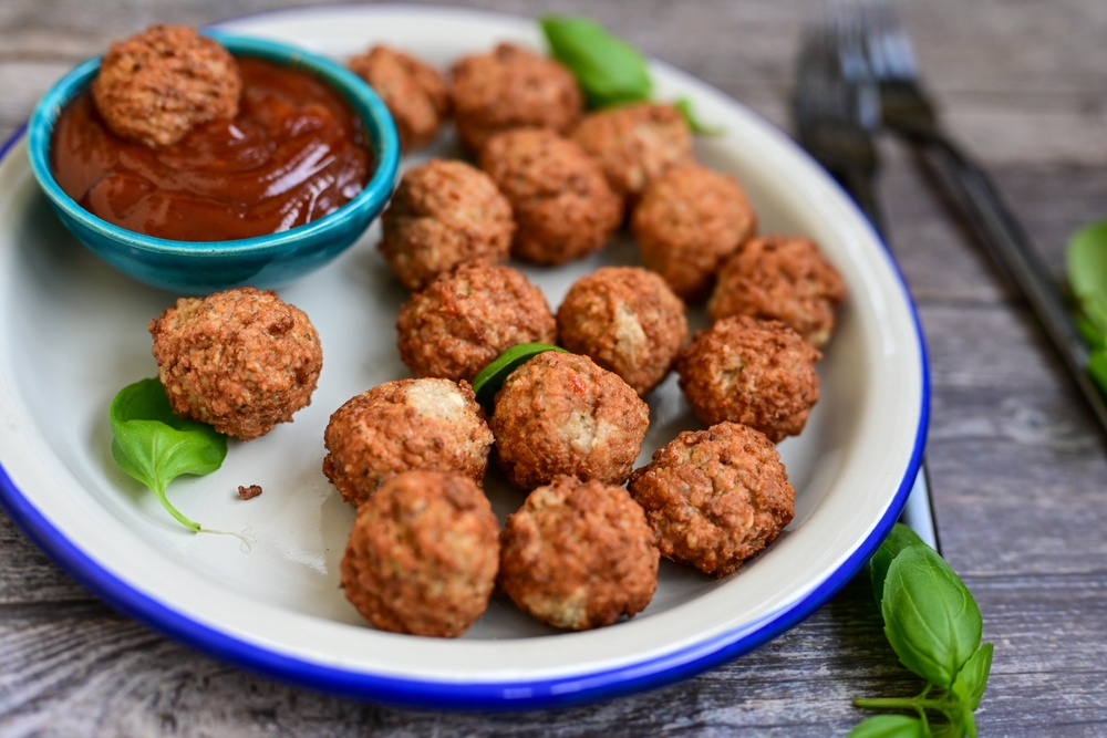 Mini Meatballs with Apricot Dipping Sauce